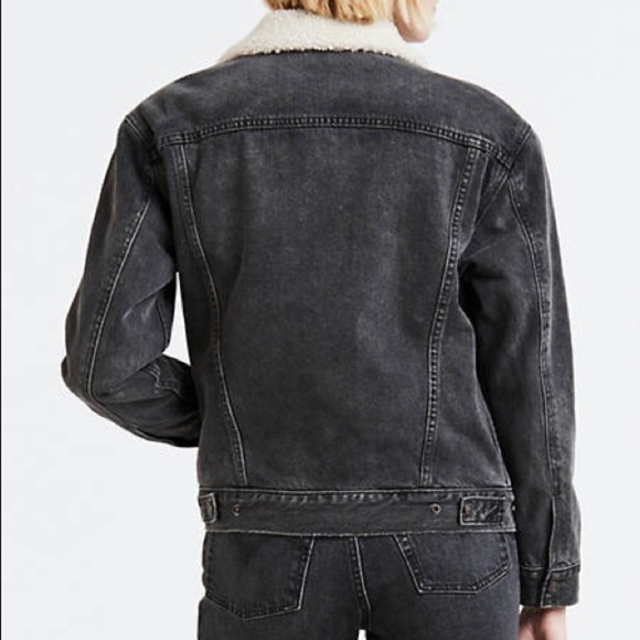 Levi’s Premium Ex-Boyfriend Sherpa Trucker Jacket Gray - Picture 2 of 5